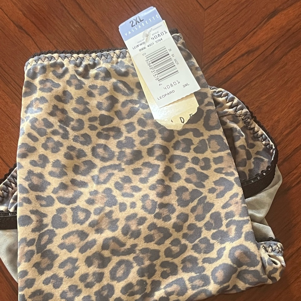 Vassarette Leopard Print Woman’s Shape wear 2 Xl